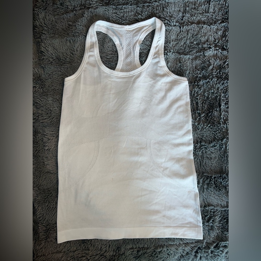 Lululemon size 4 white tank top